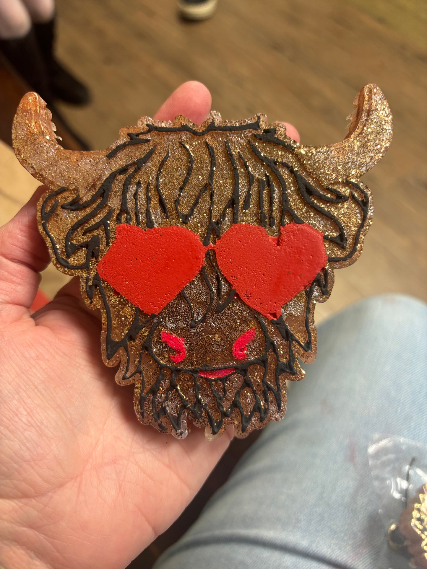Highland Cow Heart Eye Freshie